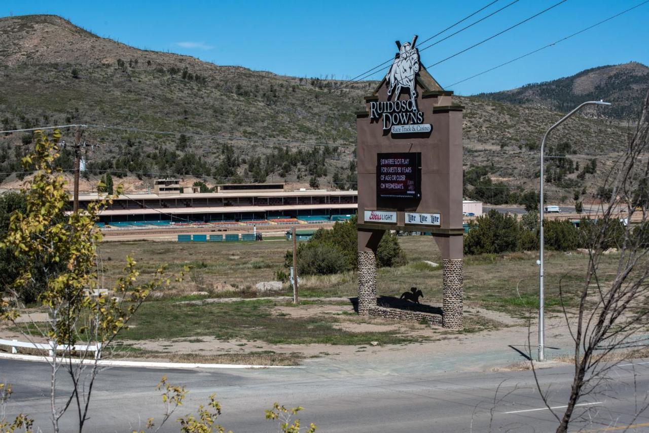 Sleeping Bear, 2 Bedrooms, Front Deck, Midtown, Sleeps 6 Ruidoso Buitenkant foto
